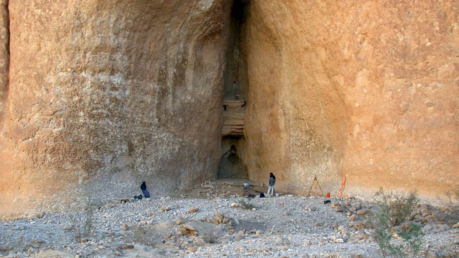 Manayzah rock shelter during excavation