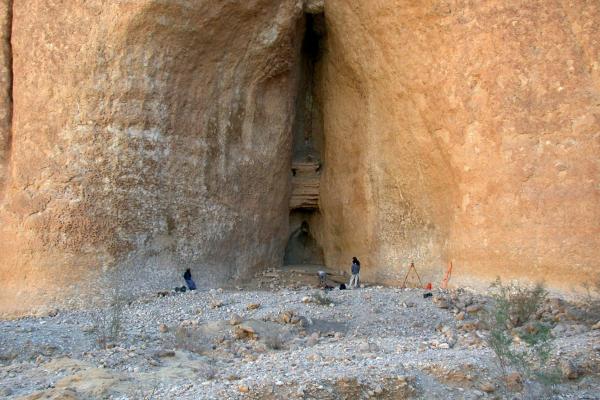 Manayzah rock shelter during excavation