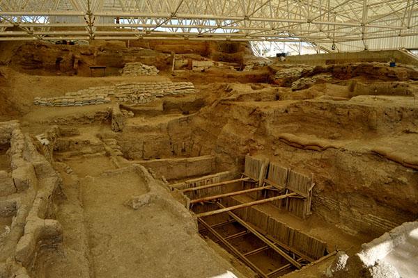 A photo of the Çatalhöyük archaeological site