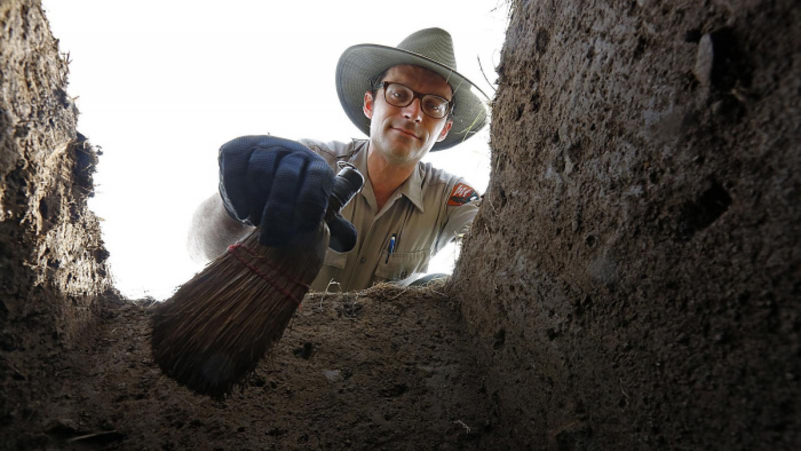 Archaeological excavation at Hopewell by PhD student Andrew Weiland